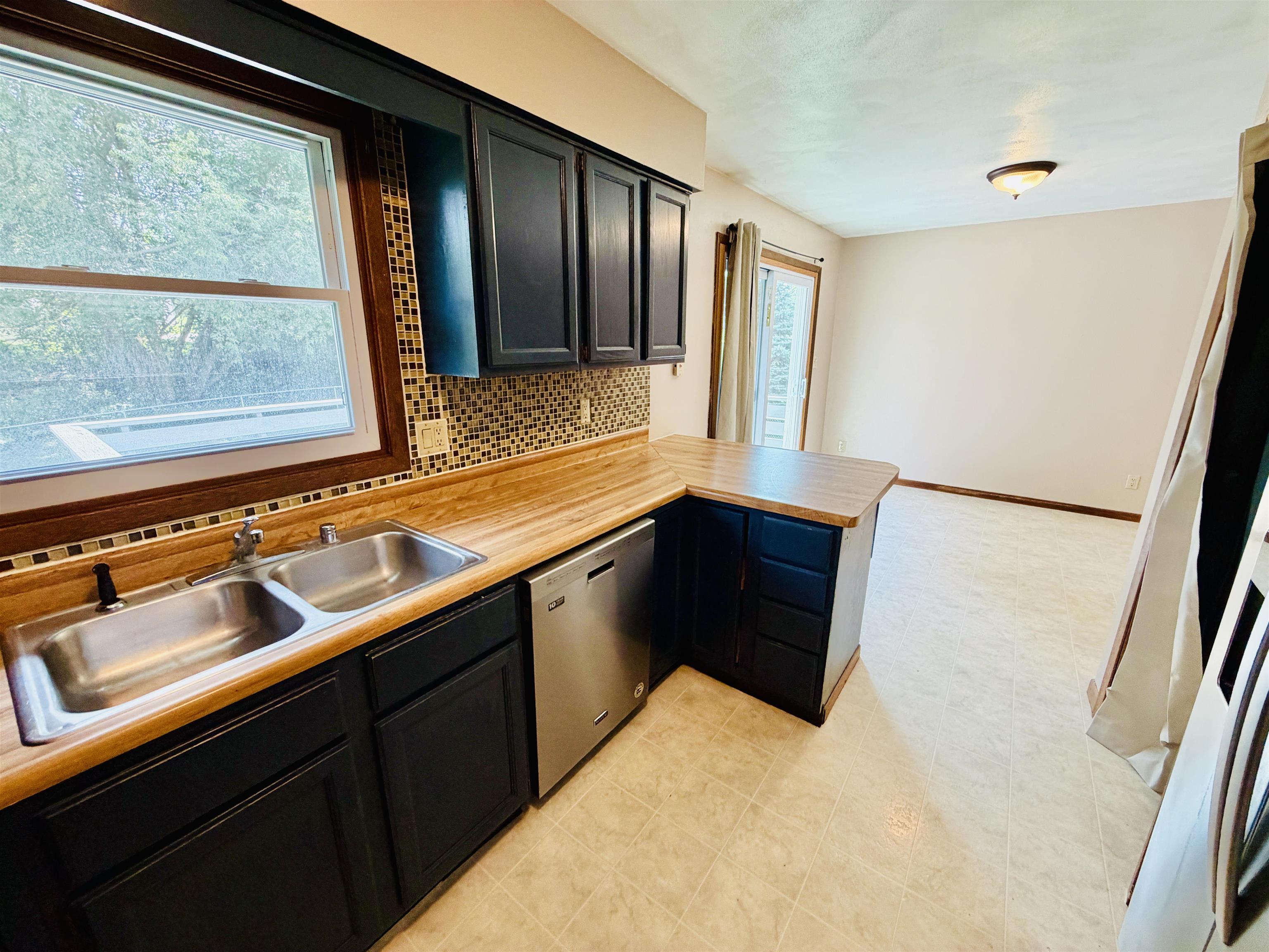 2210 Ridgeway Road Monroe, WI 53566 - Photo 25 of 41 Gallery Image 25