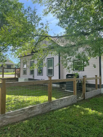 $449,000 | 637 North Washington Street, La Grange, TX 78945