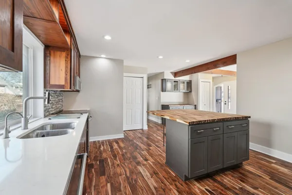 $769,900 | 726 West Wisconsin Avenue, Oconomowoc, WI 53066