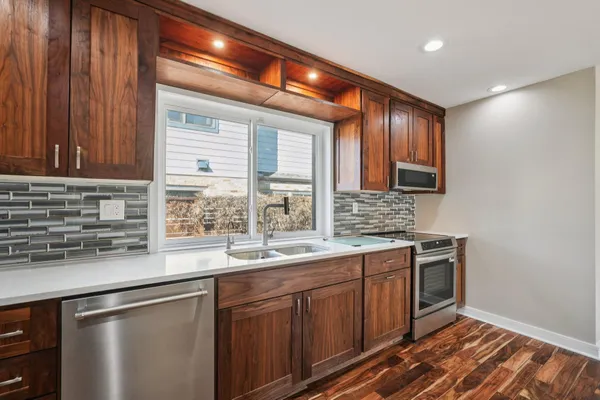 $769,900 | 726 West Wisconsin Avenue, Oconomowoc, WI 53066