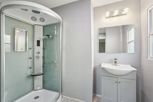 $769,900 | 726 West Wisconsin Avenue, Oconomowoc, WI 53066