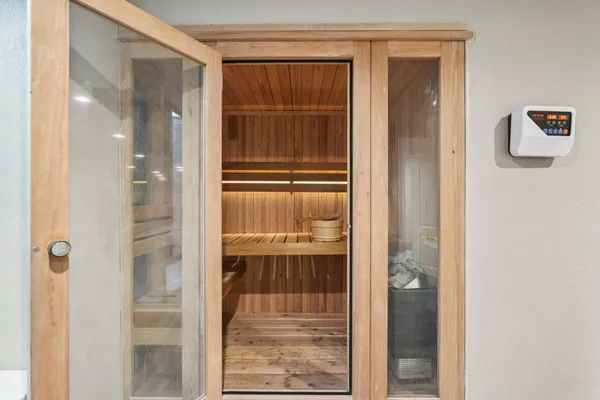 $769,900 | 726 West Wisconsin Avenue, Oconomowoc, WI 53066