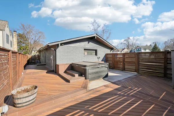 $769,900 | 726 West Wisconsin Avenue, Oconomowoc, WI 53066