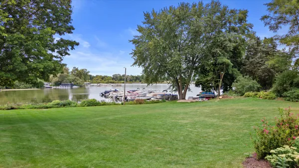 $769,900 | 726 West Wisconsin Avenue, Oconomowoc, WI 53066