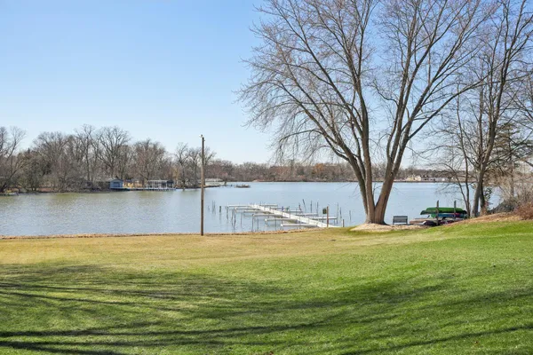 $769,900 | 726 West Wisconsin Avenue, Oconomowoc, WI 53066