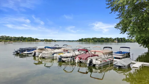 $769,900 | 726 West Wisconsin Avenue, Oconomowoc, WI 53066