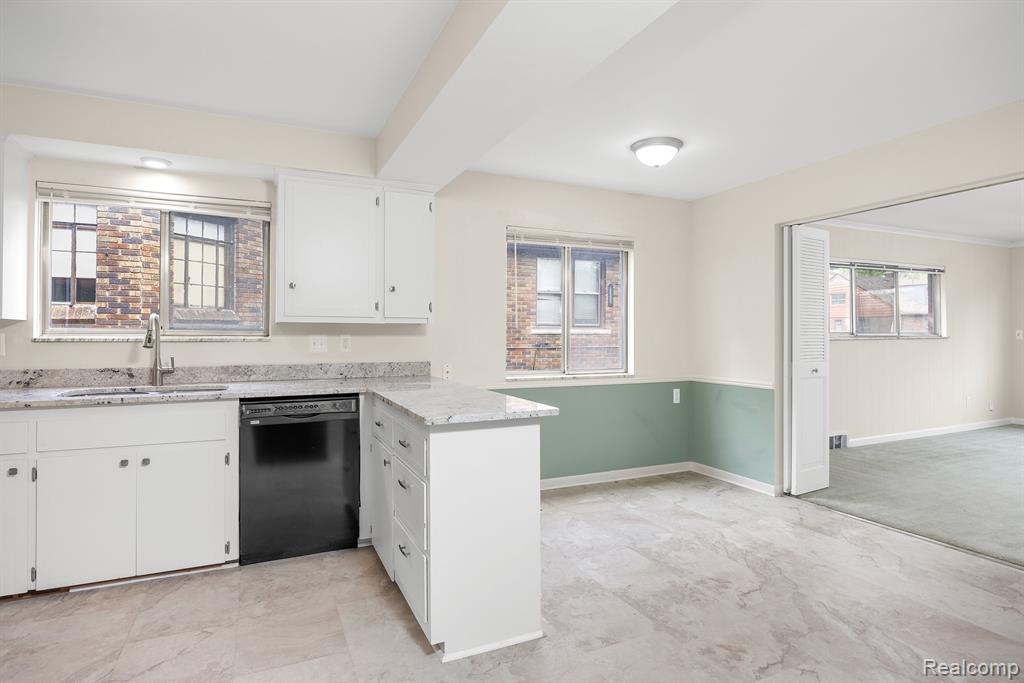 930 Trombley Road Grosse Pointe Park, MI 48230 - Photo 6 of 54 Gallery Image 6