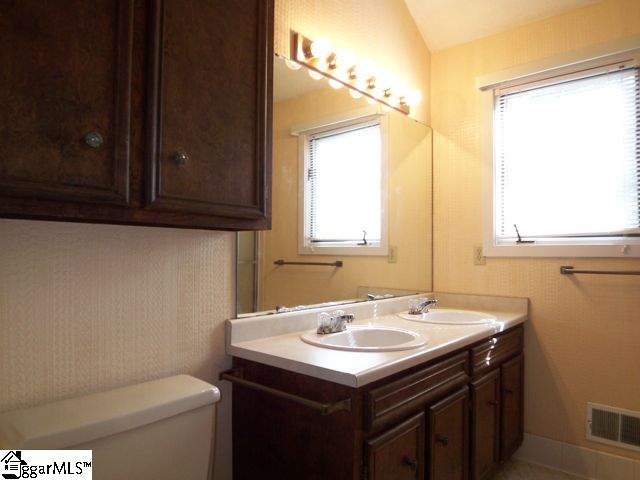 2 Rollingreen Road Greer, SC 29651 - Photo 11 of 22 Gallery Image 11