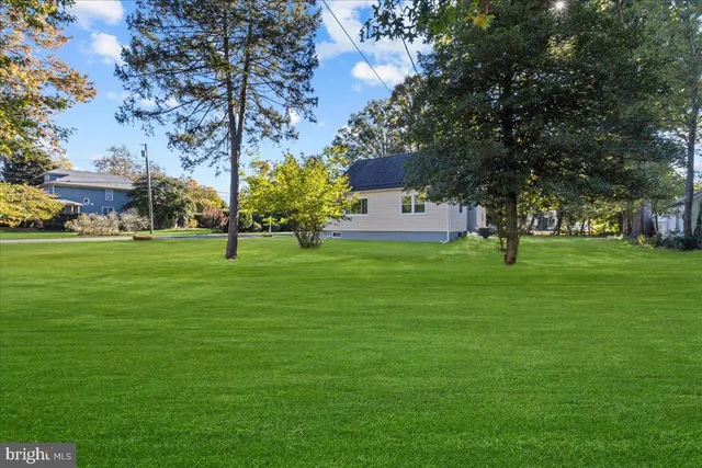a house view with garden space