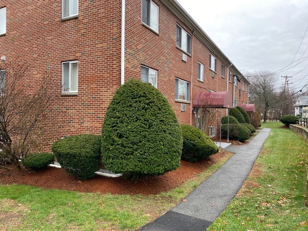 133 Winthrop Street, Unit 1 Framingham, MA 01702 - Photo 1 of 8