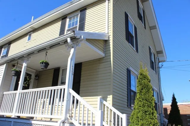 $4,000 | 226 California Street, Unit 1, Newton, MA 02458