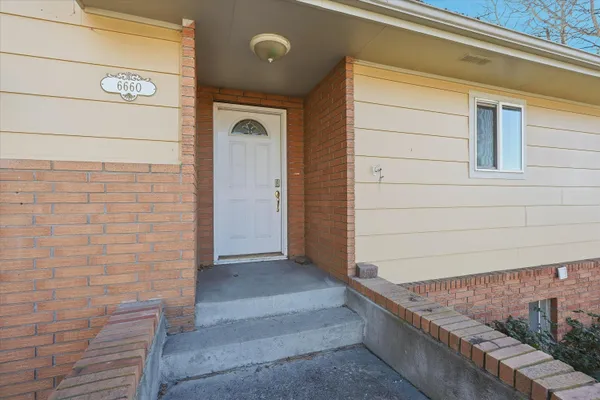 $379,000 | 6660 Shasta Way, Klamath Falls, OR 97603