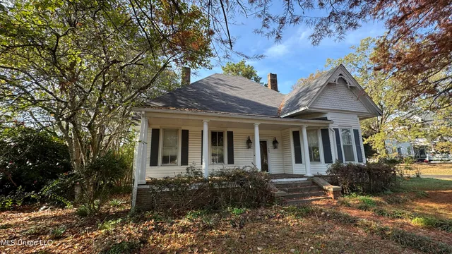 $93,600 | 409 North Jackson Street, Crystal Springs, MS 39059