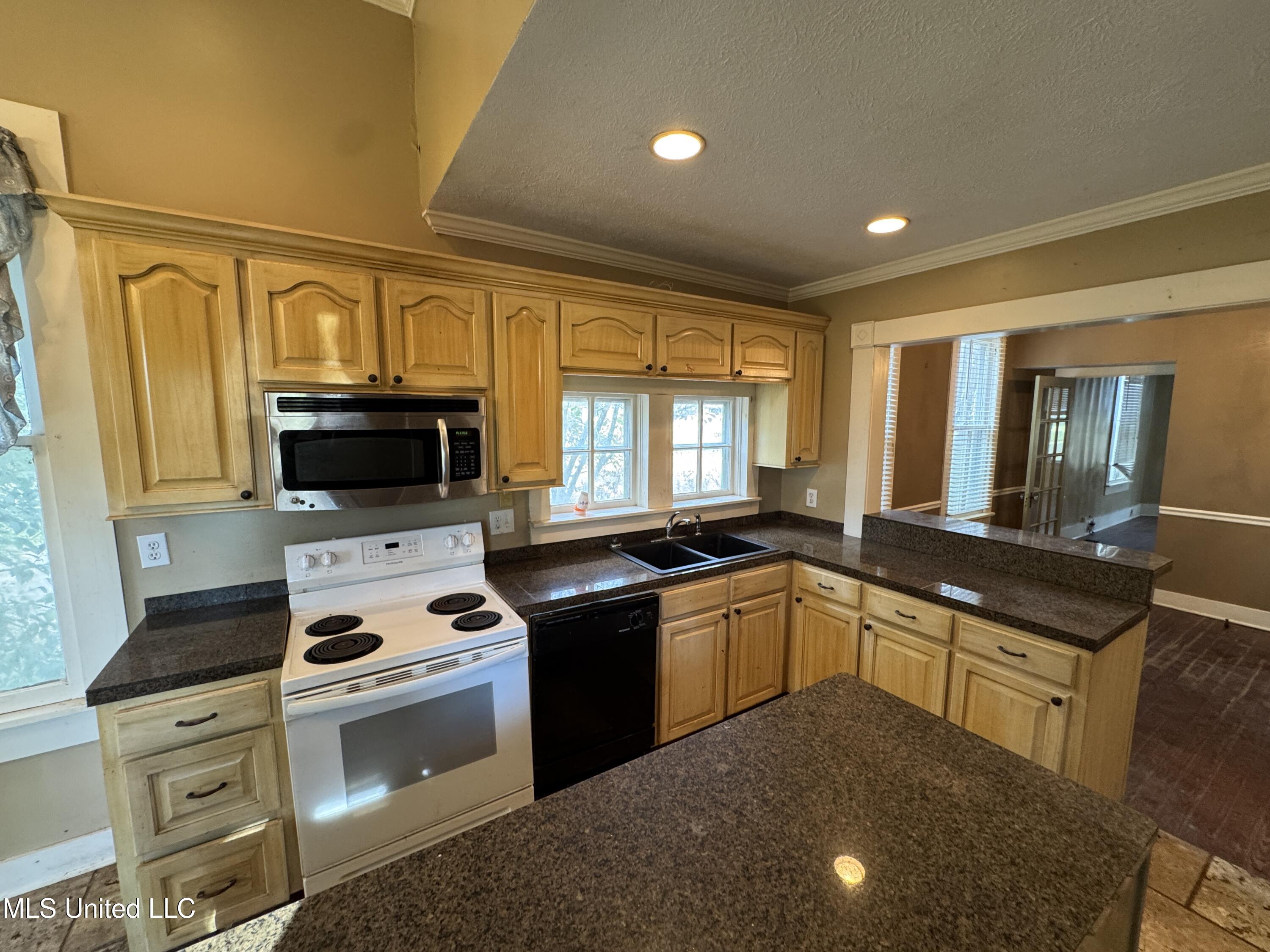 409 North Jackson Street Crystal Springs, MS 39059 - Photo 8 of 30 IMG_7017