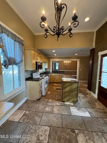 $93,600 | 409 North Jackson Street, Crystal Springs, MS 39059