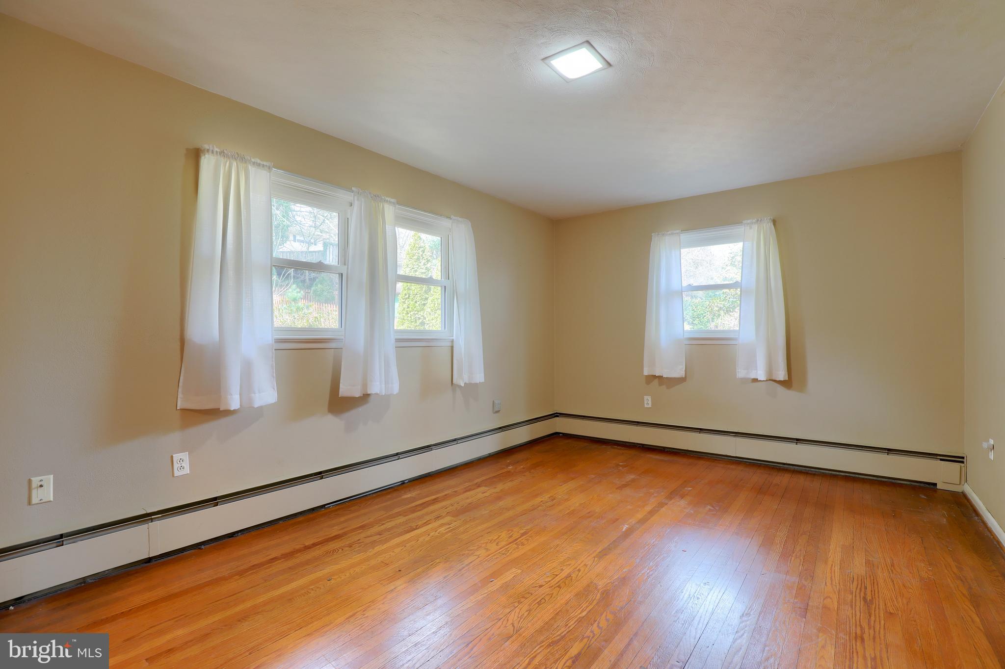 1460 Bonbar Road York, PA 17403 - Photo 13 of 27 Gallery Image 13