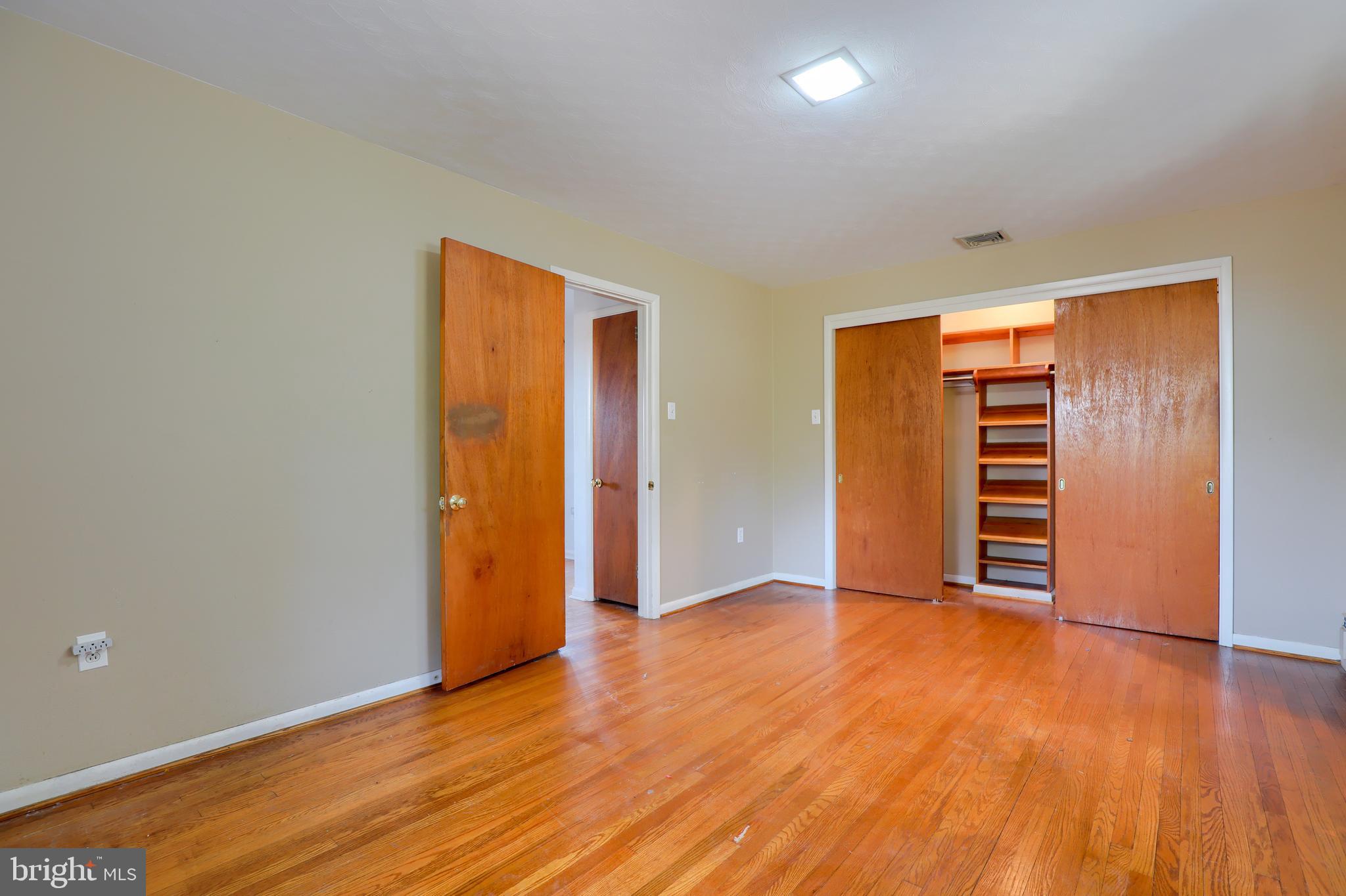 1460 Bonbar Road York, PA 17403 - Photo 14 of 27 Gallery Image 14