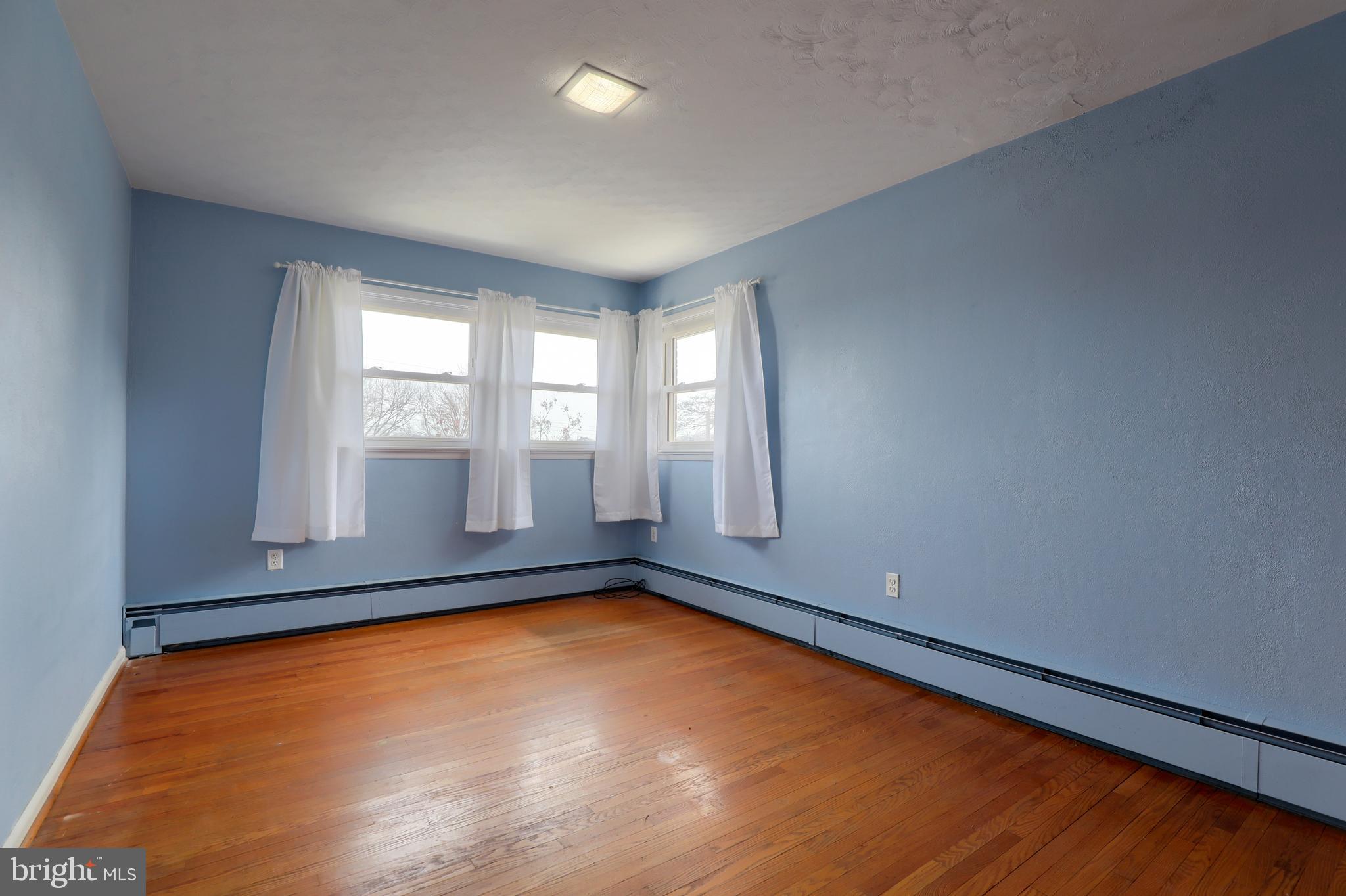 1460 Bonbar Road York, PA 17403 - Photo 15 of 27 Gallery Image 15