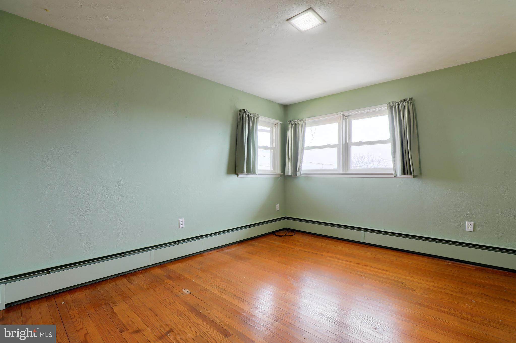 1460 Bonbar Road York, PA 17403 - Photo 17 of 27 Gallery Image 17