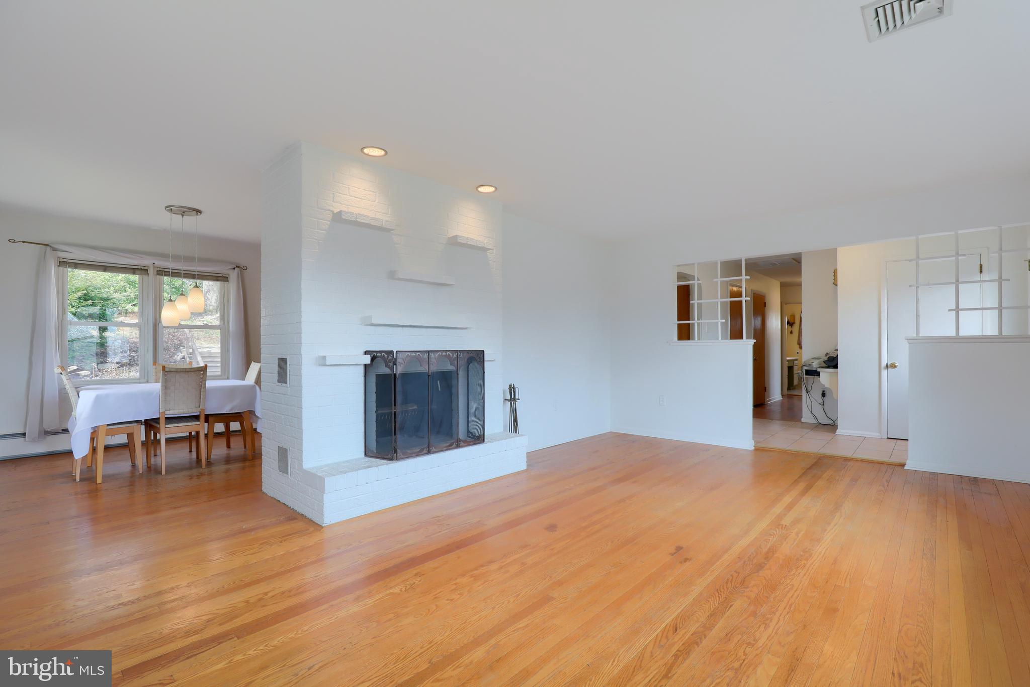 1460 Bonbar Road York, PA 17403 - Photo 3 of 27 Gallery Image 3