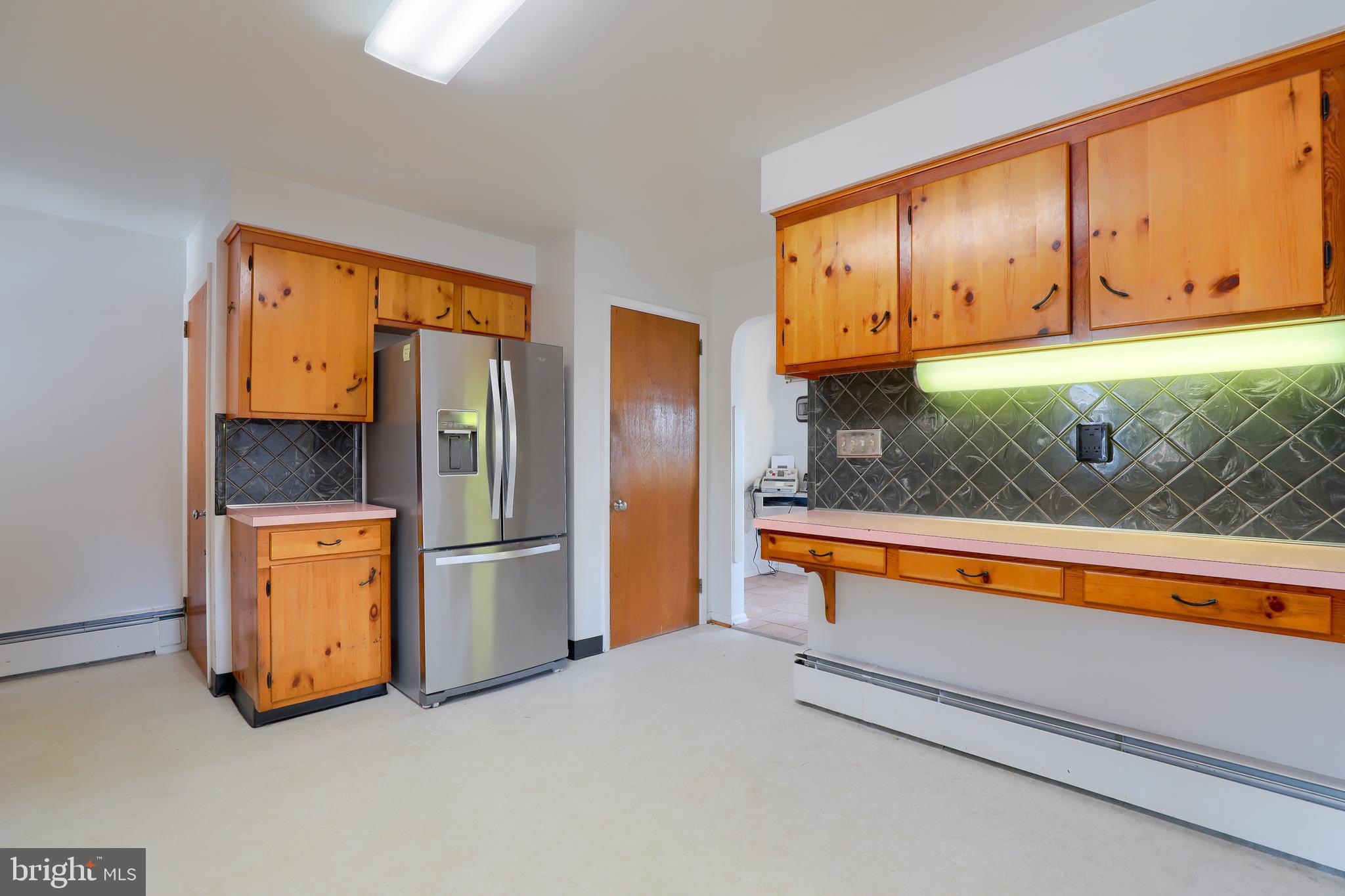 1460 Bonbar Road York, PA 17403 - Photo 8 of 27 Gallery Image 8