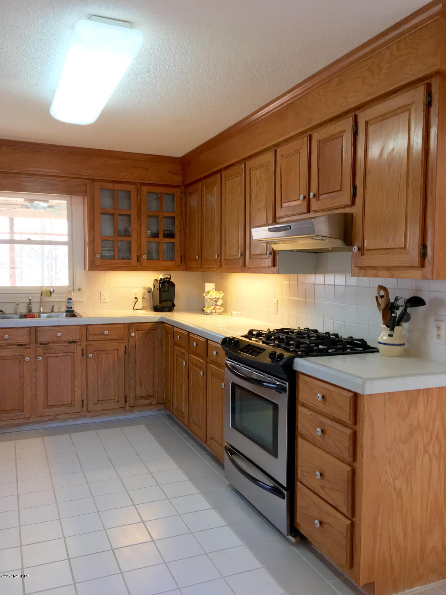 1174 Poore Farm Road Chocowinity, NC 27817 - Photo 14 of 67 20170302_190007315_iOS