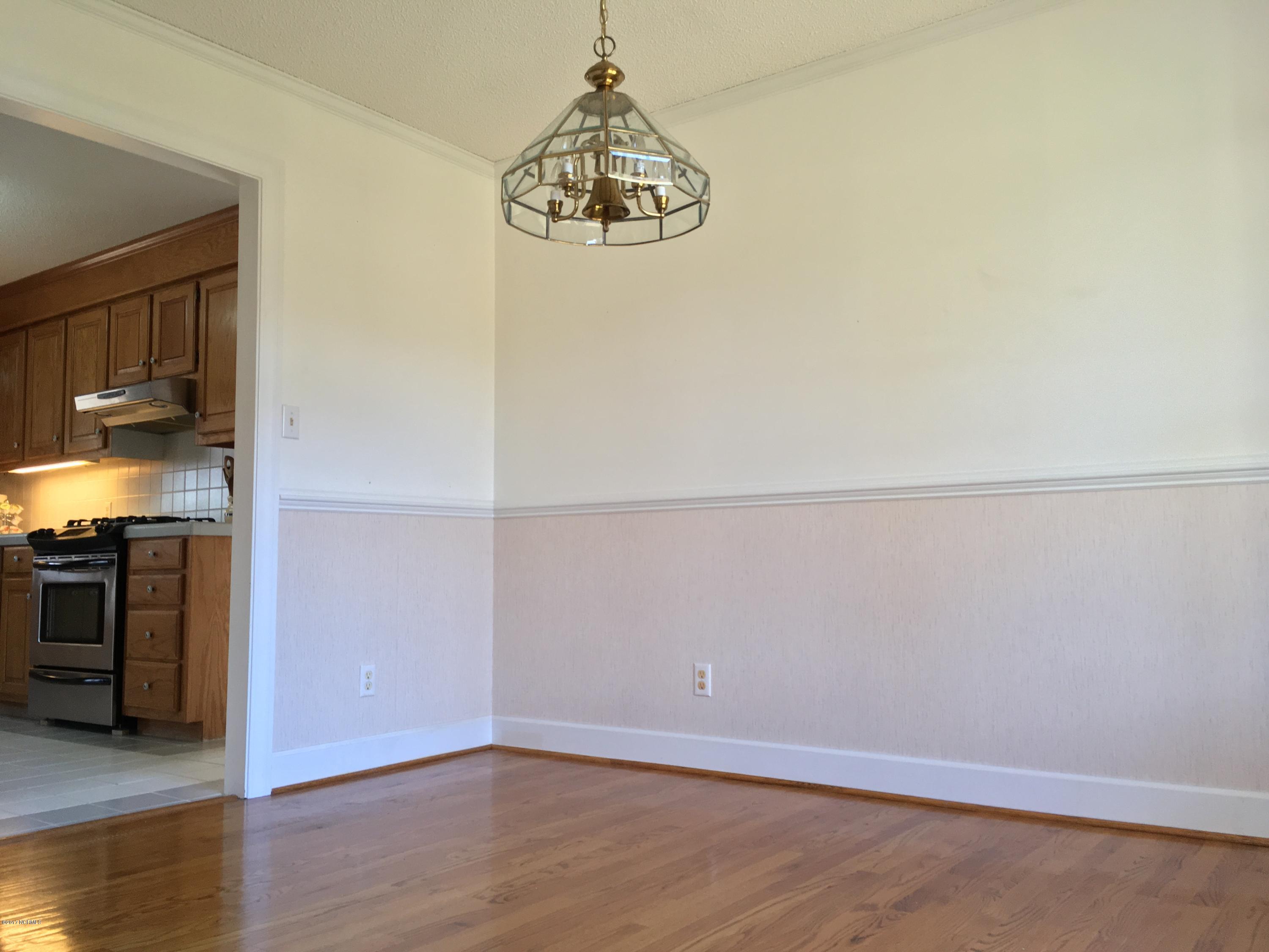 1174 Poore Farm Road Chocowinity, NC 27817 - Photo 23 of 67 Dining room