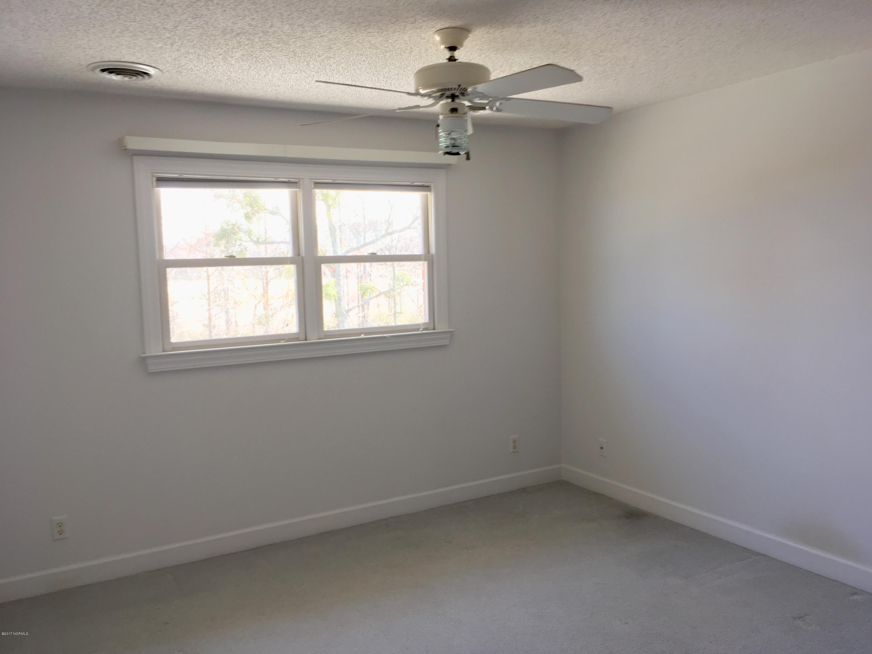 1174 Poore Farm Road Chocowinity, NC 27817 - Photo 34 of 67 Sitting room