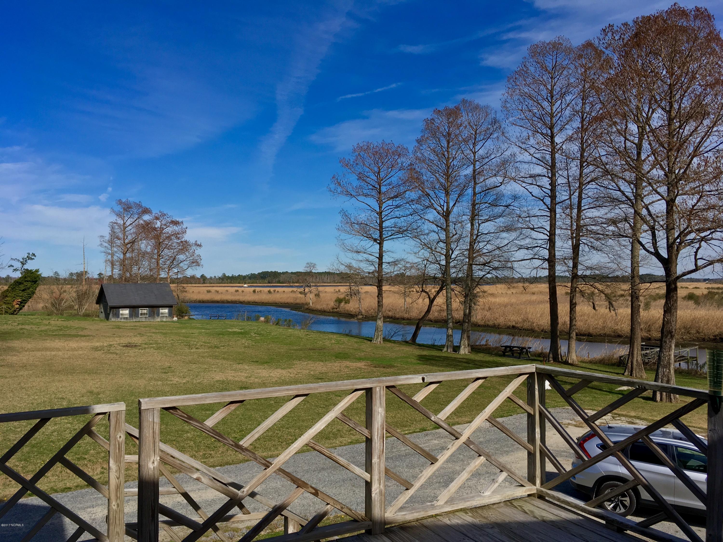 1174 Poore Farm Road Chocowinity, NC 27817 - Photo 47 of 67 Deck view