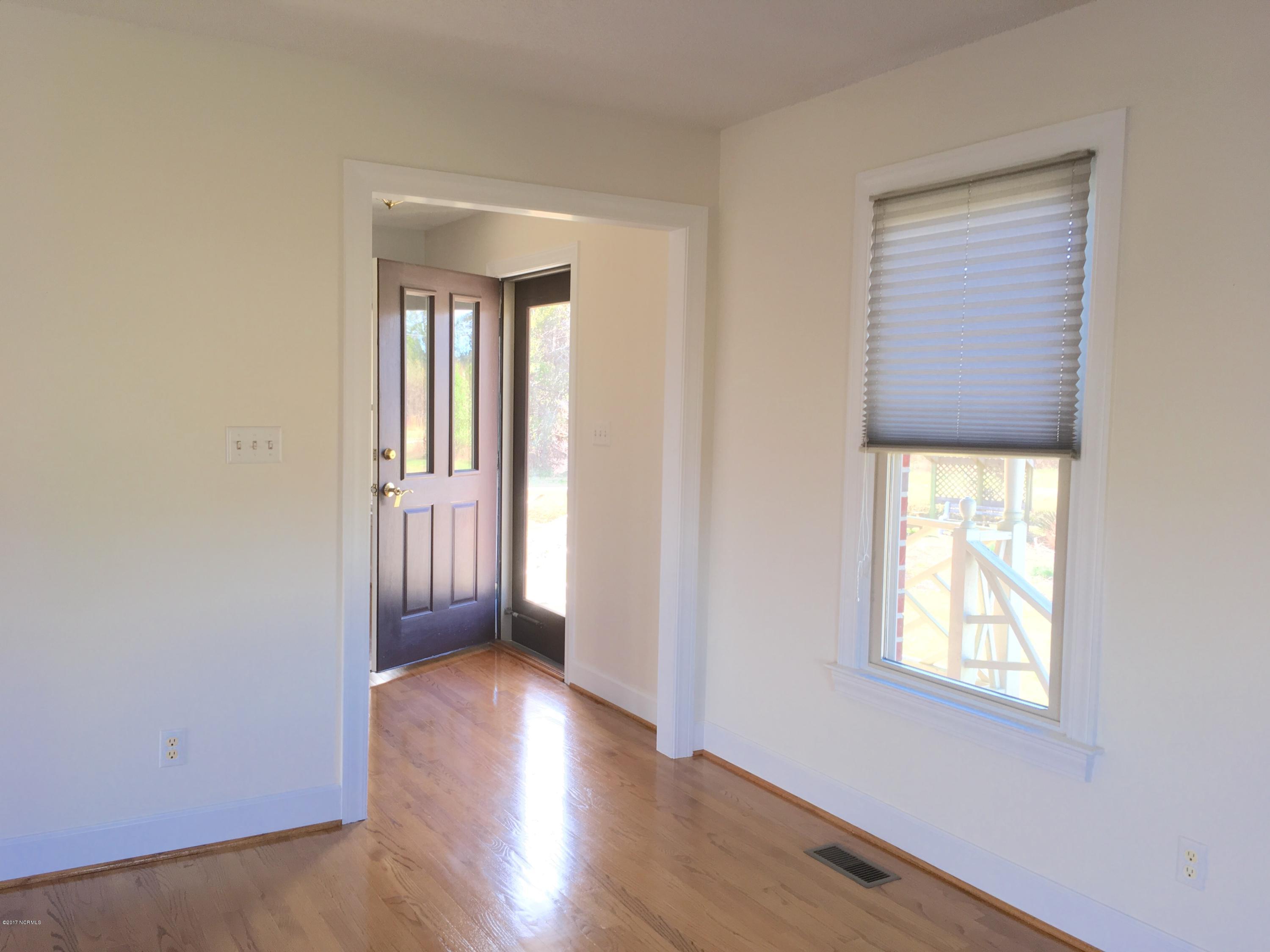 1174 Poore Farm Road Chocowinity, NC 27817 - Photo 7 of 67 20170302_191053924_iOS
