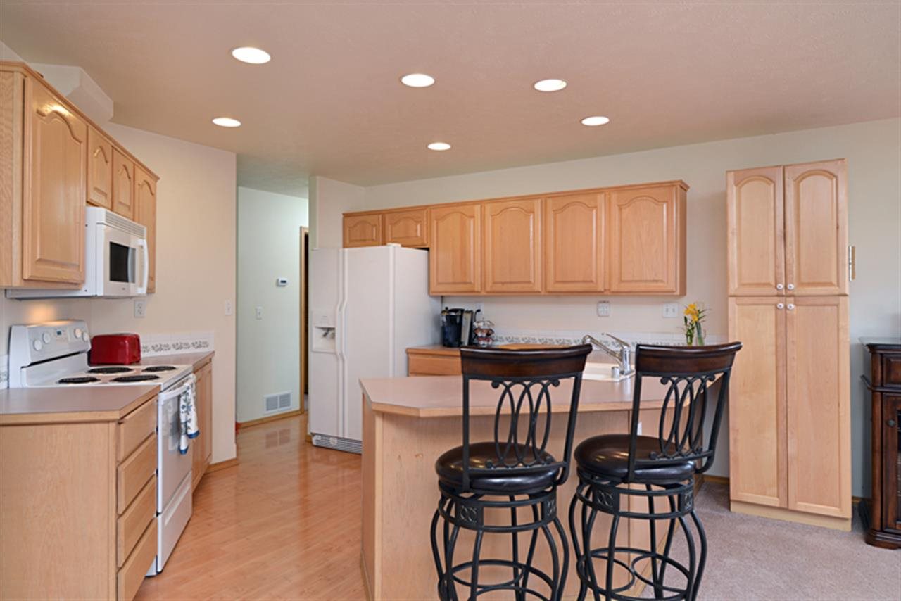 2529 South Adams Road Spokane Valley, WA 99037 - Photo 2 of 20