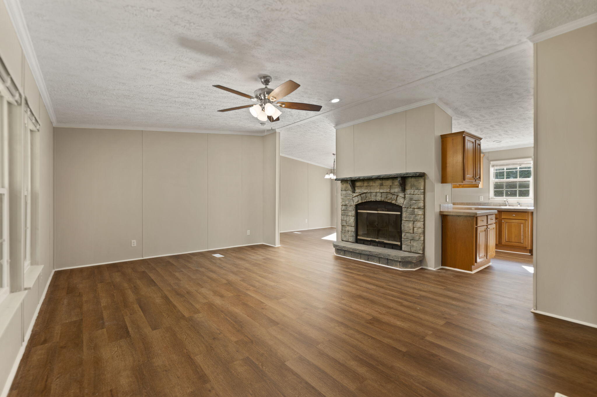 956 Cove Road Stanton, KY 40380 - Photo 10 of 72 Living