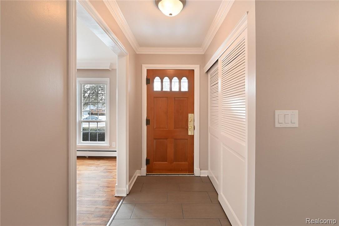 1194 Rocky Ridge Trail Flint, MI 48532 - Photo 11 of 41 Entry way and Front Hall