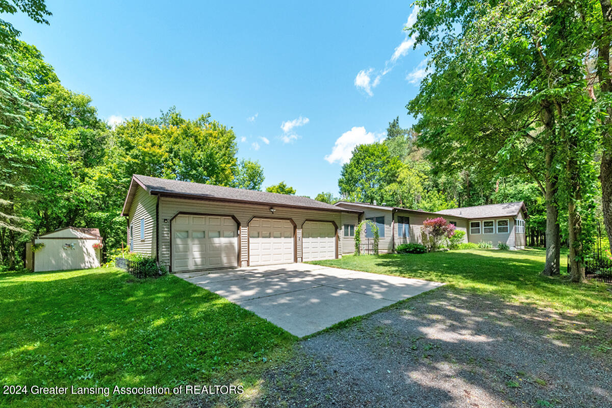 12400 Upton Road Bath, MI 48808 - Photo 1 of 28 01