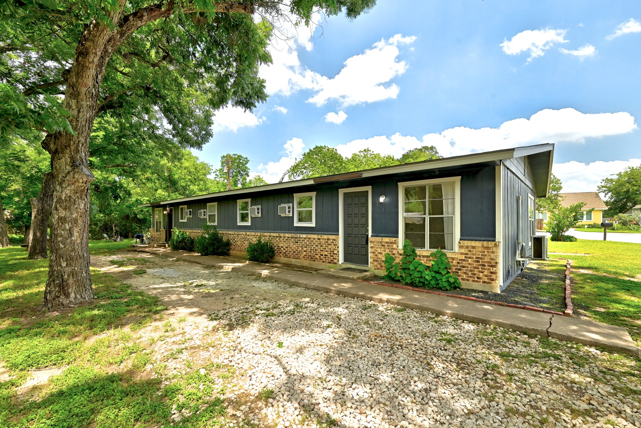 3604 Abbate Circle Austin, TX 78721 - Photo 4 of 23