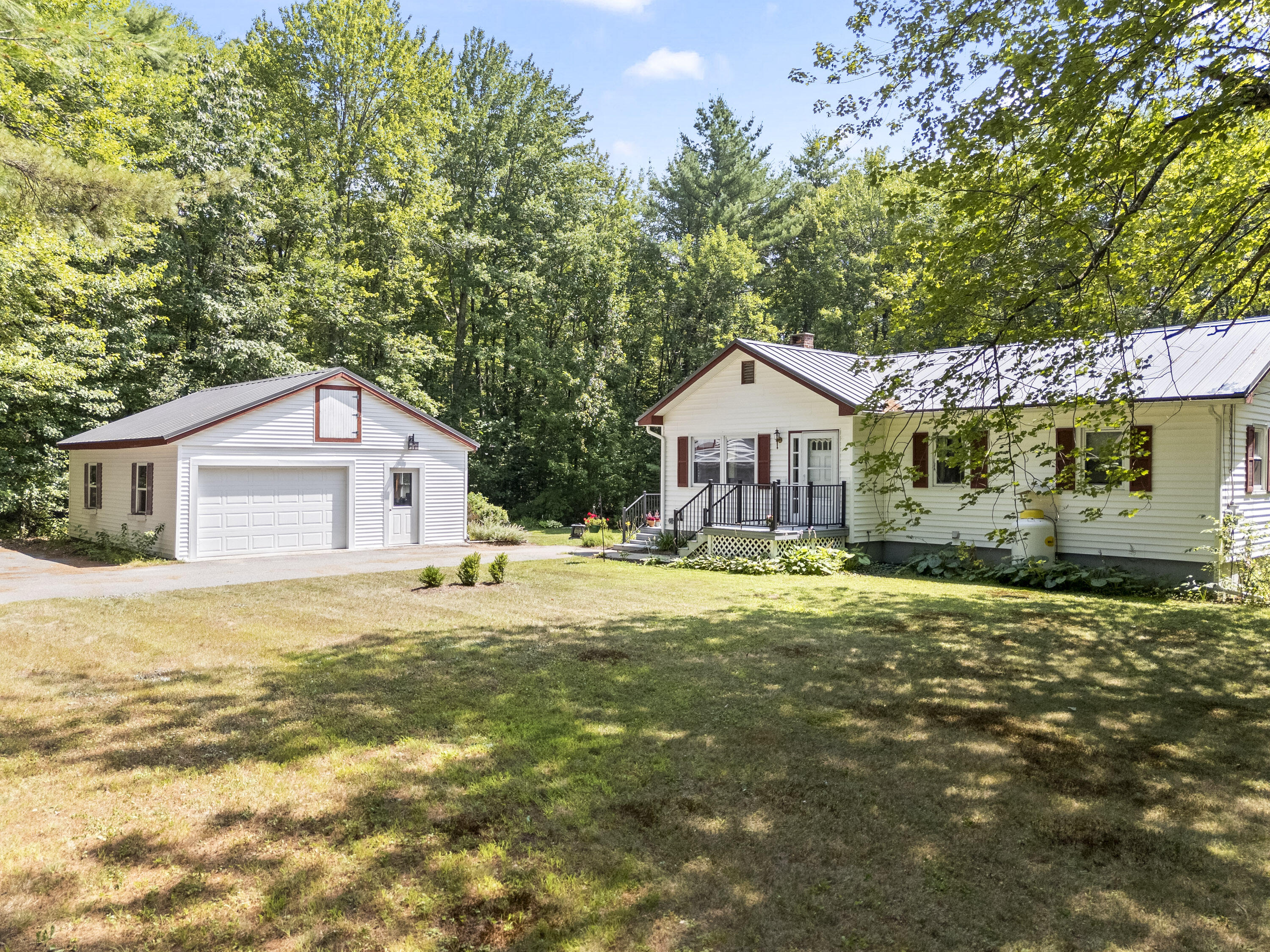 35 Farrington Road Gorham, ME 04038 - Photo 5 of 61 photos_high_resolution_35_Farrington_Rd_