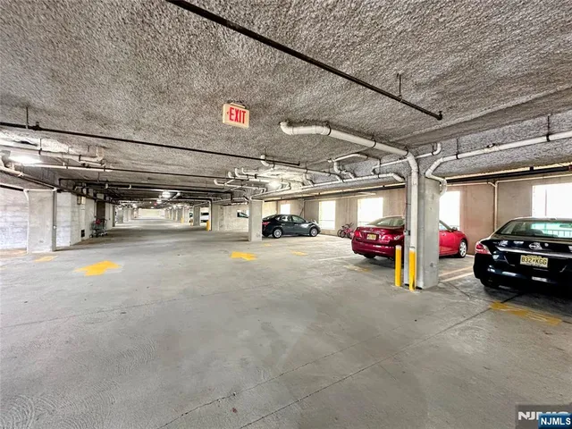 $2,950 | 3205 Windsor Park Court, Englewood, NJ 07631