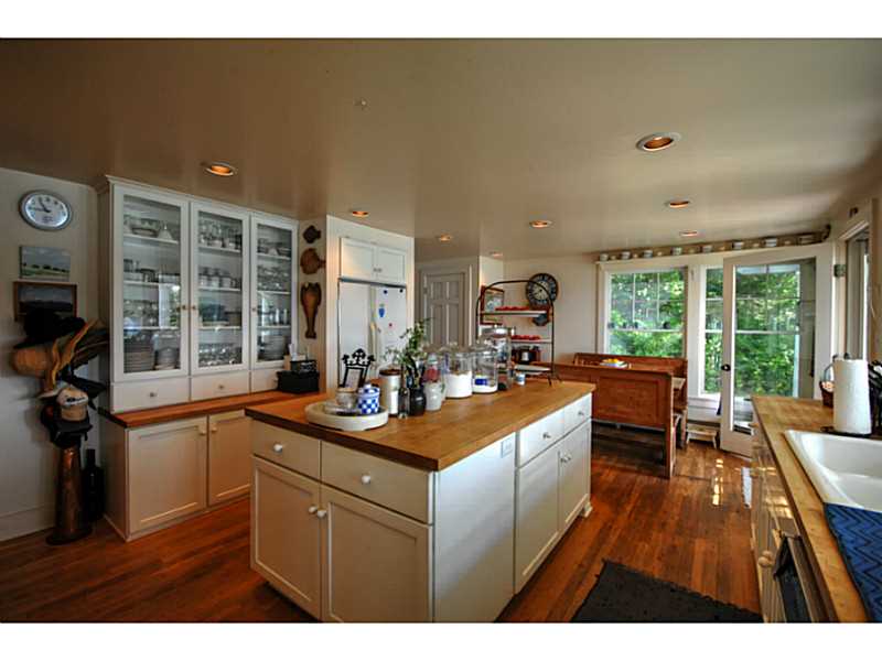 10 Schumann Road Westerly, RI 02891 - Photo 8 of 17 Kitchen.