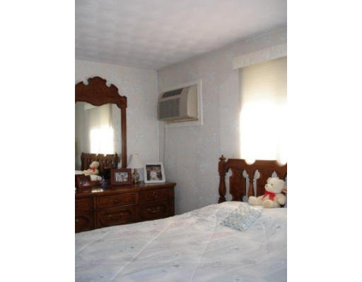 16 McAuliffe Road Randolph, MA 02368 - Photo 11 of 20 Gallery Image 11