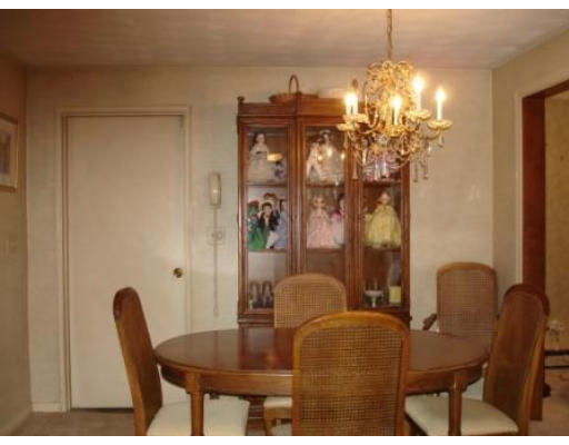 16 McAuliffe Road Randolph, MA 02368 - Photo 4 of 20 Gallery Image 4