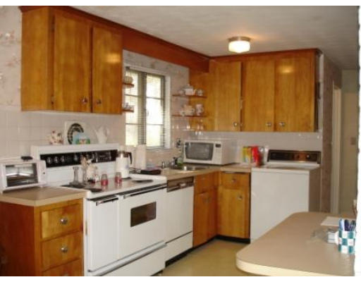 16 McAuliffe Road Randolph, MA 02368 - Photo 6 of 20 Gallery Image 6