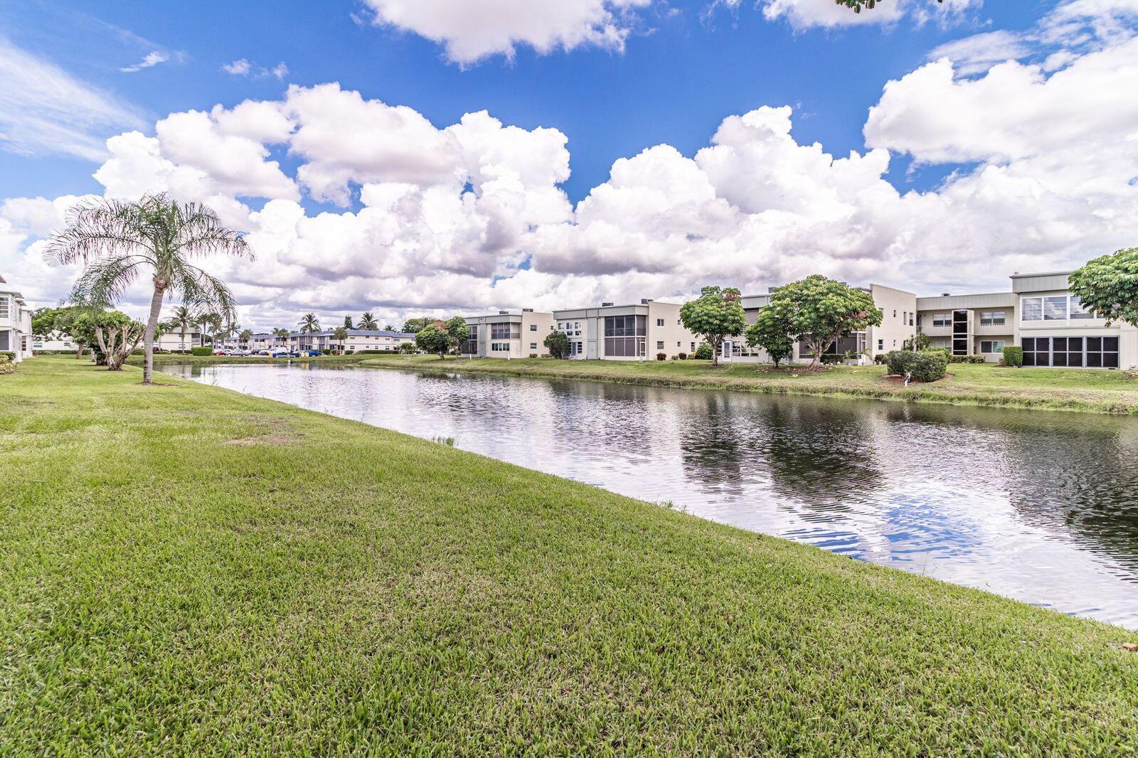 371 Monaco Way Delray Beach, FL 33446 - Photo 2 of 24 Lakeview Back