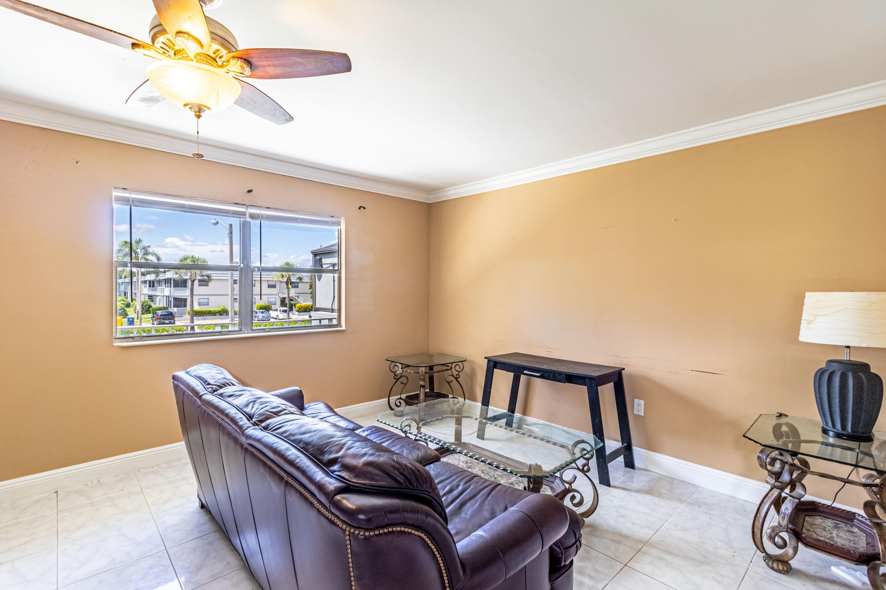 371 Monaco Way Delray Beach, FL 33446 - Photo 8 of 24 living area