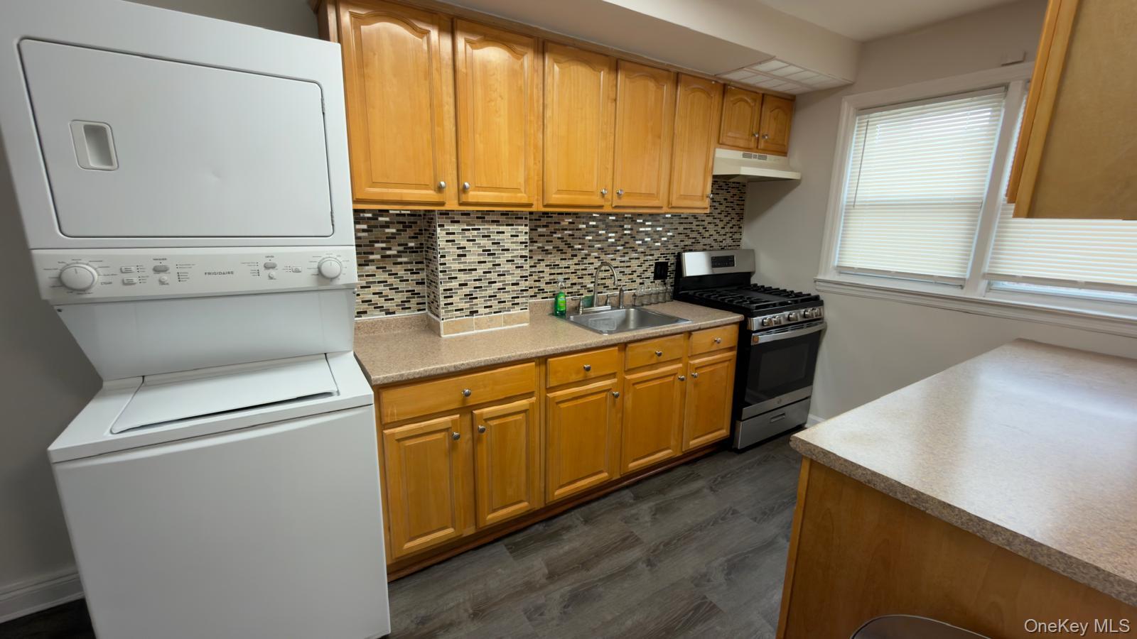 153-25 77th Road Queens, NY 11367 - Photo 4 of 12