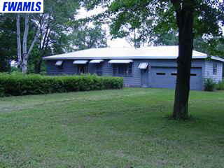 8105 Hartzell Road Fort Wayne, IN 46816 - Photo 2 of 6