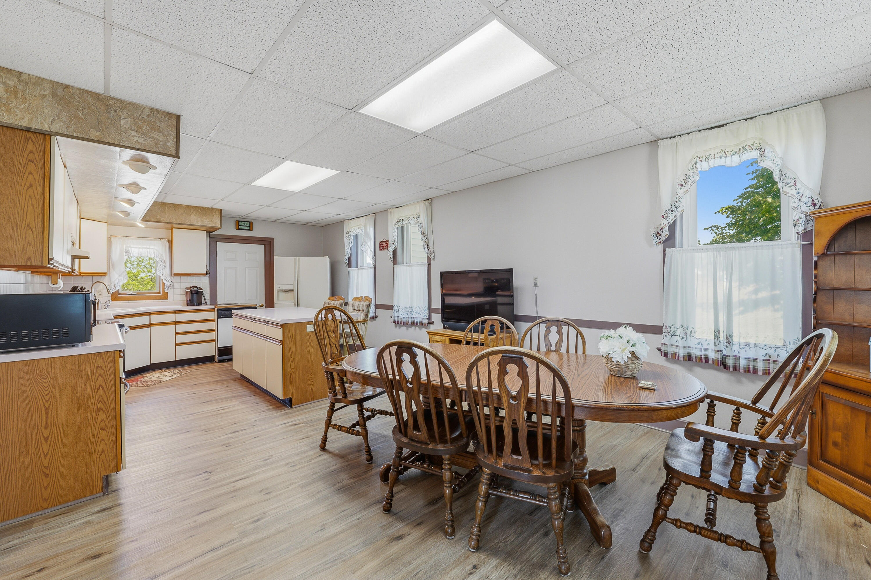 N9306 Highway 42 Herman, WI 53015 - Photo 5 of 43 Eat-in Kitchen