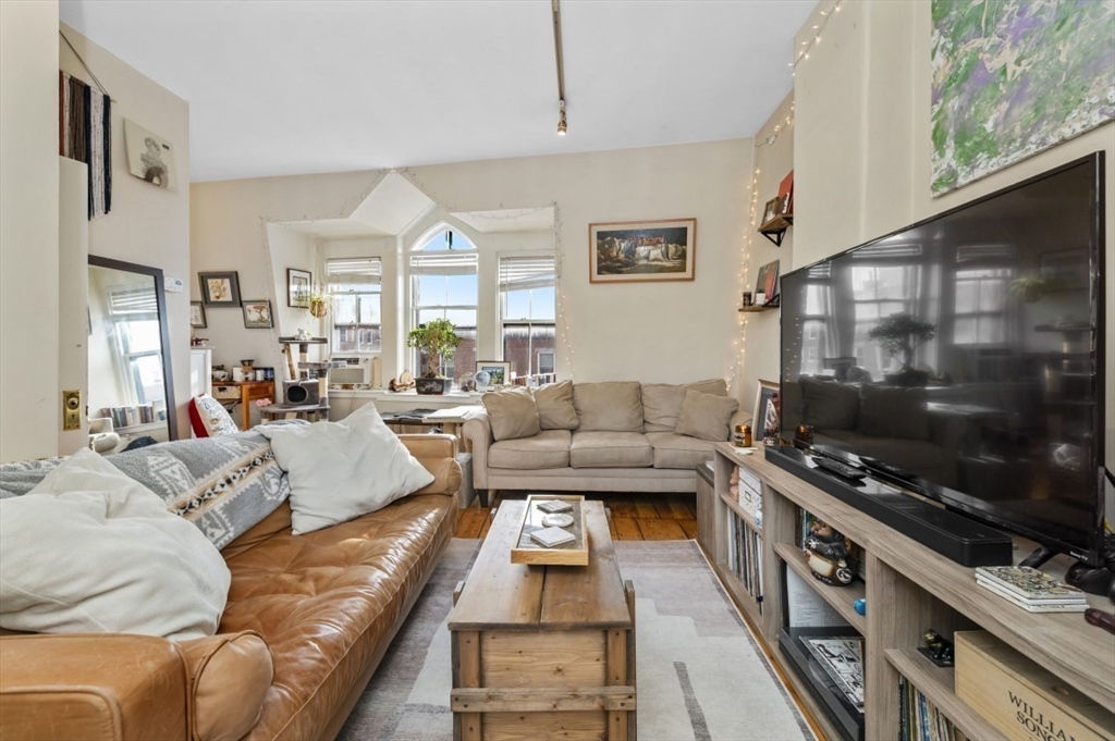 73 Main Street, Unit 11 Boston, MA 02129 - Photo 2 of 10