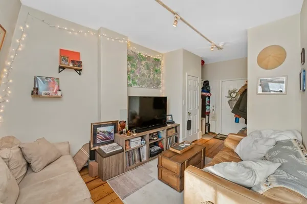 $3,475 | 73 Main Street, Unit 11, Boston, MA 02129