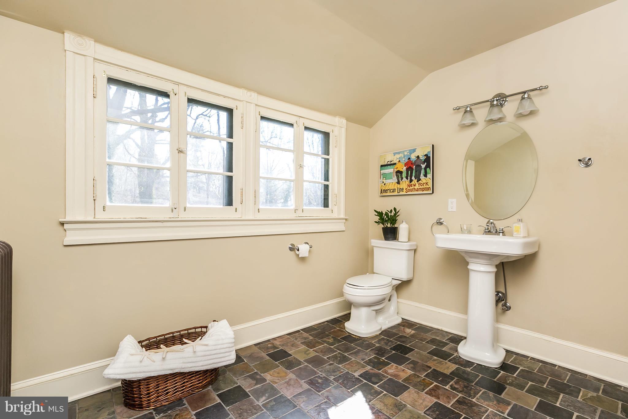 9 Dutton Avenue Baltimore, MD 21228 - Photo 20 of 30 Large upper level Bath w/ restored claw foot tub