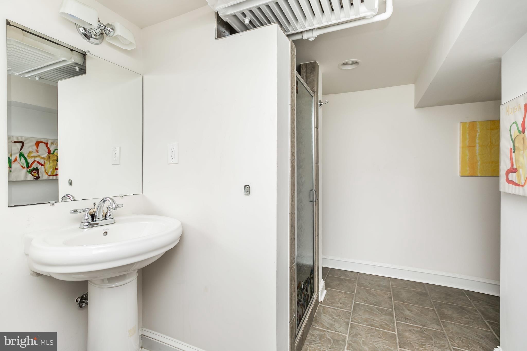 9 Dutton Avenue Baltimore, MD 21228 - Photo 23 of 30 Additional Full Bath on lower level